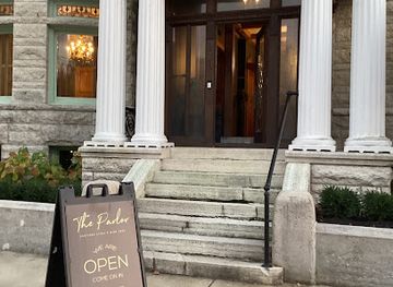 ohio/dayton/shop/the-parlor-boutique-wine-shop