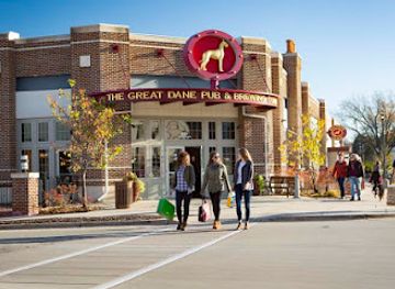 wisconsin/madison/shop/hilldale-shopping-center