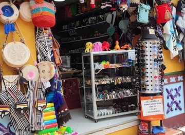 colombia/guatape/shop/tienda-de-souvenir