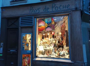 france/paris/latin-quarter/shop/pays-de-poche