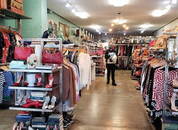 california/menlo-park/shop/goodwill-boutique