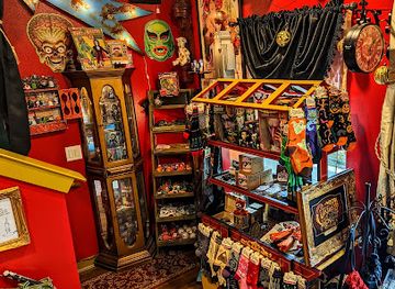 texas/austin/south-congress/shop/curia-arcanum-s-house-of-curiosities