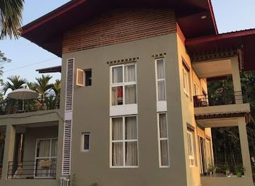 bhutan/trongsa-district/shop/yukees-general-store