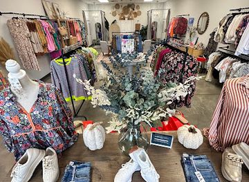 north-carolina/crystal-coast/shop/coastal-current-boutique