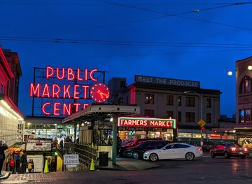 washington/seattle/pike-place-market/shop/seattle-shirt-company