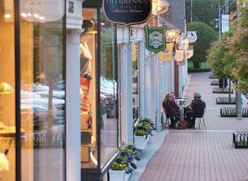 kansas/central-plains/shop/crestwood-shops