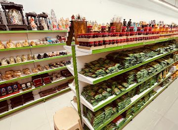 india/madurai/shop/giri-hindu-shopping-mall