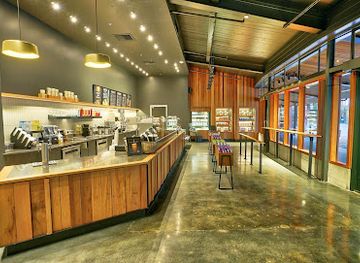 california/yosemite-village/shop/base-camp-eatery