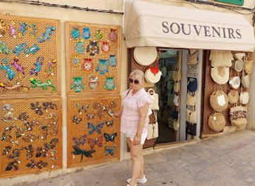 spain/mallorca/shop/souvenirs