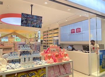 cambodia/sihanoukville/independence-beach/shop/miniso