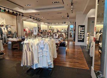 portugal/coimbra/shop/pull-bear