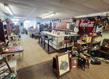 missouri/hannibal/shop/jill-s-hand-picked-treasures-and-john-s-soda-pop-shop
