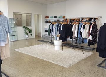 new-zealand/waitomo-caves/shop/roux