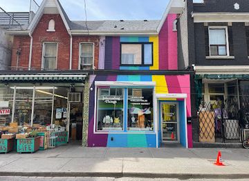 canada/northern-canada/shop/interesting-things