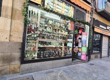spain/salamanca/casco-antiguo/shop/patio-chico-regalos