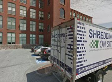 maine/brunswick/shop/honeybee-divinity