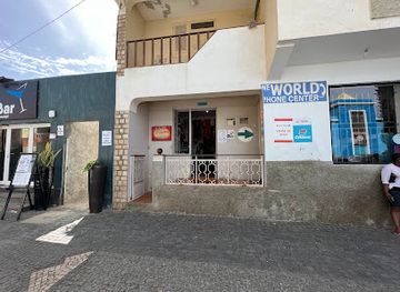 cabo-verde/santa-maria-beach/shop/maikel-s-krimskrams-shop