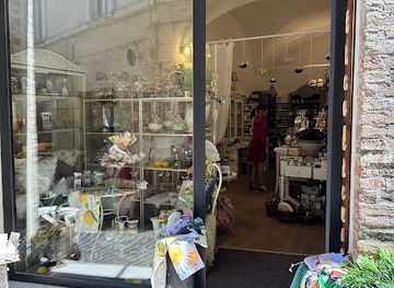 italy/urbino/shop/trendy-accessori-moda-e-casa