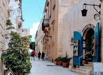 malta/mdina/shop/d-goldline-ltd-maltese-falcon