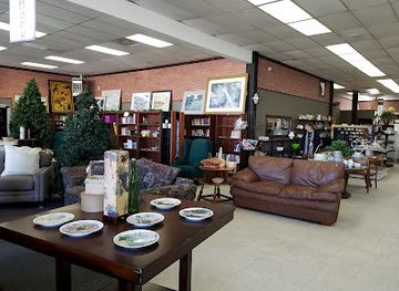 california/joshua-tree-national-park/shop/joshua-springs-thrift-store