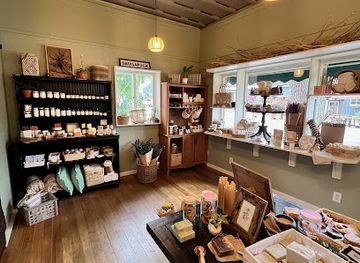 michigan/saugatuck/shop/maries-green-apothecary