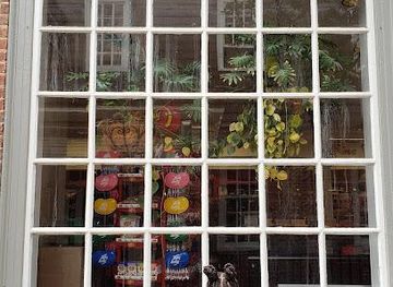 virginia/historic-triangle/shop/wythe-candy-gourmet-shop