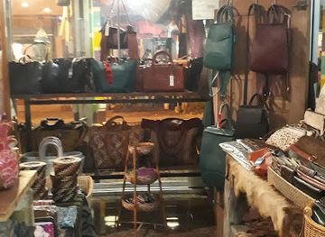 indonesia/yogyakarta/prawirotaman/shop/asjava-leather-cafe-prawirotaman