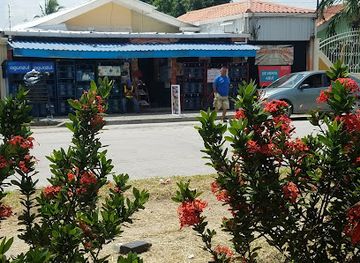 honduras/sula-valley/shop/minisuper-el-chombo