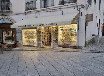italy/ravello/shop/bric-a-brac