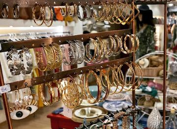 greece/heraklion/old-town/shop/handy-chou