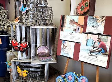 wisconsin/kenosha/shop/outpour-fair-trade-boutique