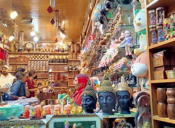 india/himalayas/shop/mall-road-market-manali