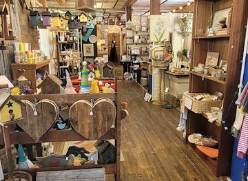 massachusetts/mohawk-trail/shop/innovintage-place