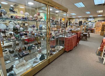 minnesota/mississippi-river/shop/zrs-fossils-gifts