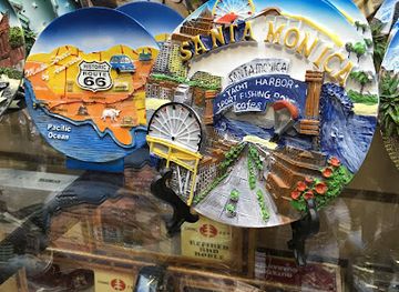 california/santa-monica/ocean-park/shop/gift-souvenirs-santa-monica