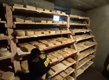 ukraine/pylypets/shop/syrovarnya