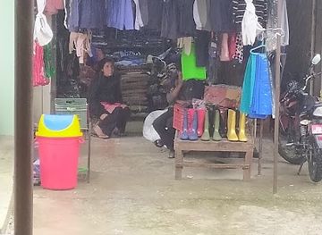 nepal/rolwaling-valley/shop/sandhya-and-sadiksha-fancy-shop