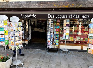 france/normandy-coast/shop/bookstore-waves-and-words