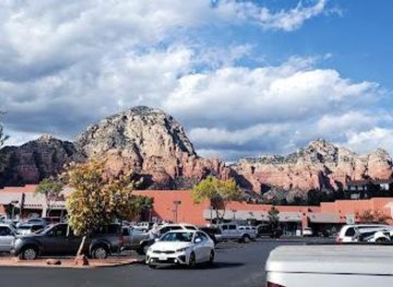 arizona/flagstaff/shop/sedona-village-shopping-center