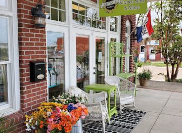 florida/apalachicola/shop/betsy-s-sunflower-kitchen-store-more