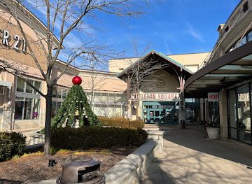 indiana/east-central-indiana/shop/castleton-square