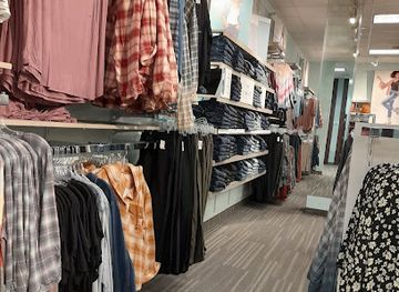 canada/alberta/shop/maurices