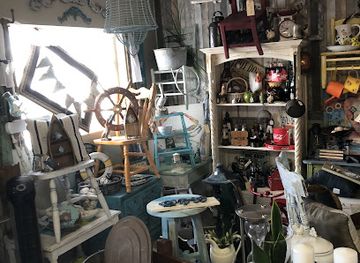 florida/sarasota-beaches/shop/malu-s-vintage-unique-finds