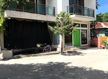 maldives/addu-city/shop/unique-selection