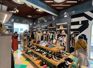 indonesia/west-java/shop/happy-go-lucky