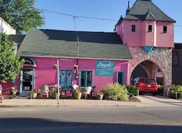 ohio/maumee-bay-state-park/shop/boyd-s-retro-candy-store