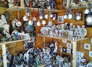 italy/abruzzo/shop/the-lost-world-of-the-souvenir-di-cisternino-massimo