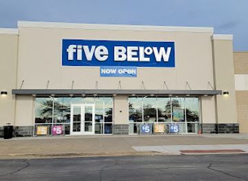 illinois/champaign/shop/five-below