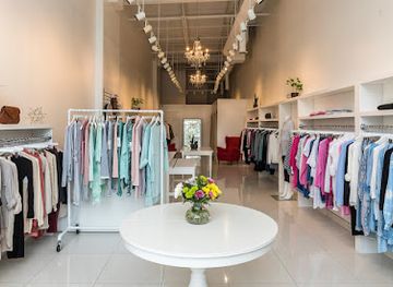 canada/ottawa-valley/shop/must-boutique