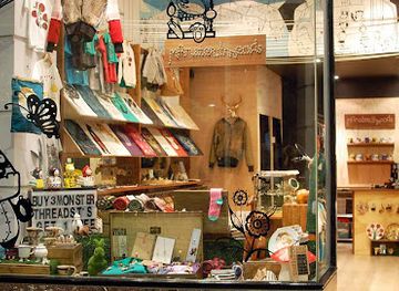 australia/melbourne/shop/monsterthreads-gift-shop-collins-street-melbourne